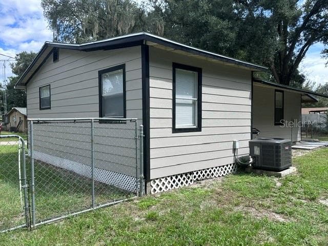 Single Family Residence at 1215 MANOR DR, LEESBURG, photo 10 of 32