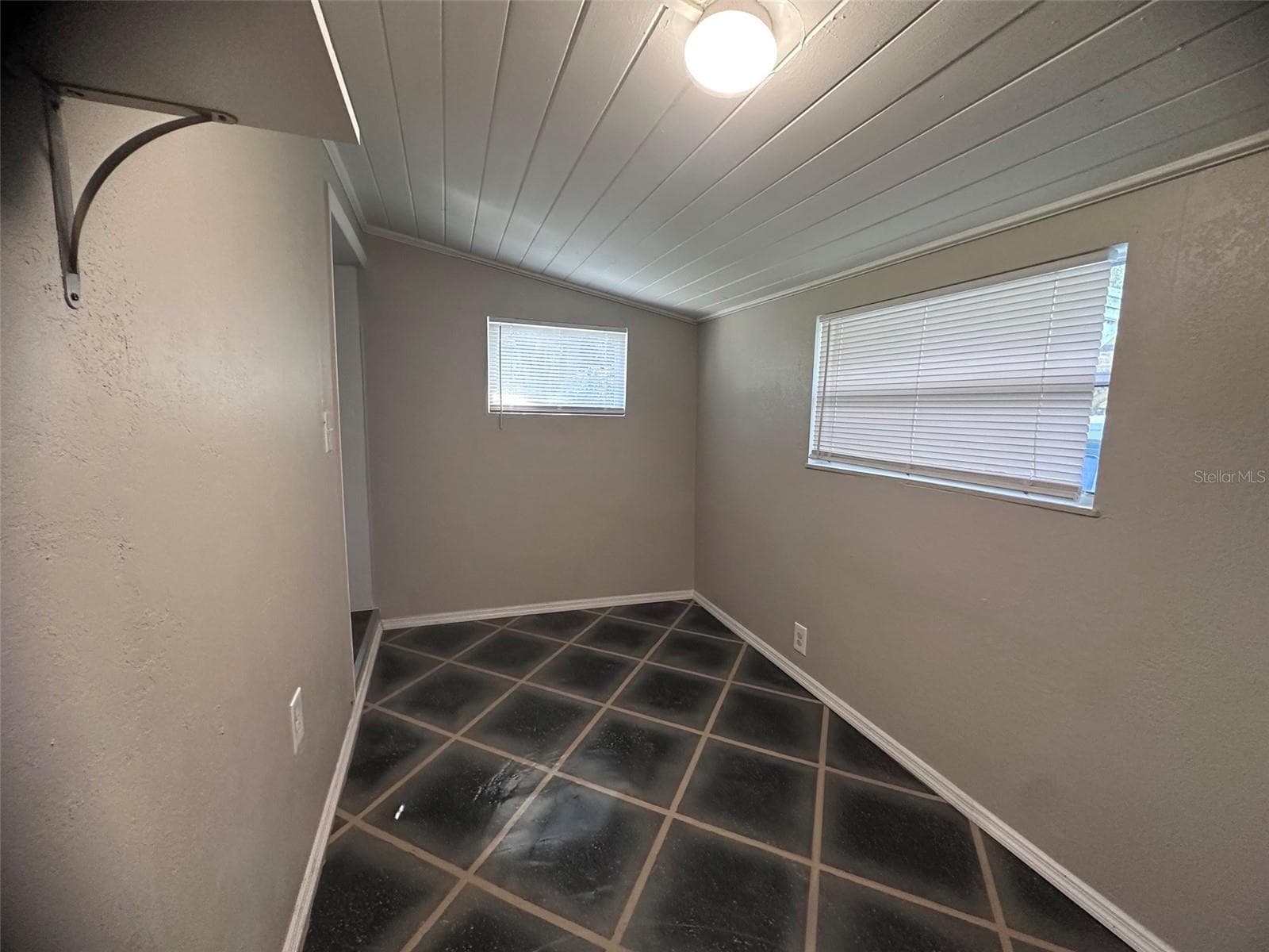 Single Family Residence at 1215 MANOR DR, LEESBURG, photo 32 of 32