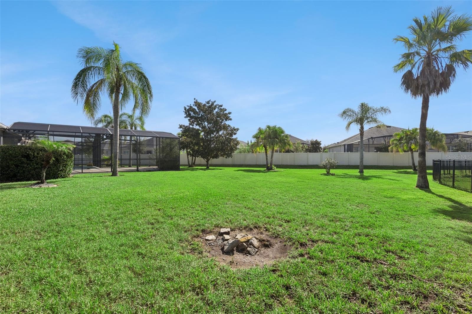 Single Family Residence at 3065 MURANO CT, MOUNT DORA, photo 41 of 47