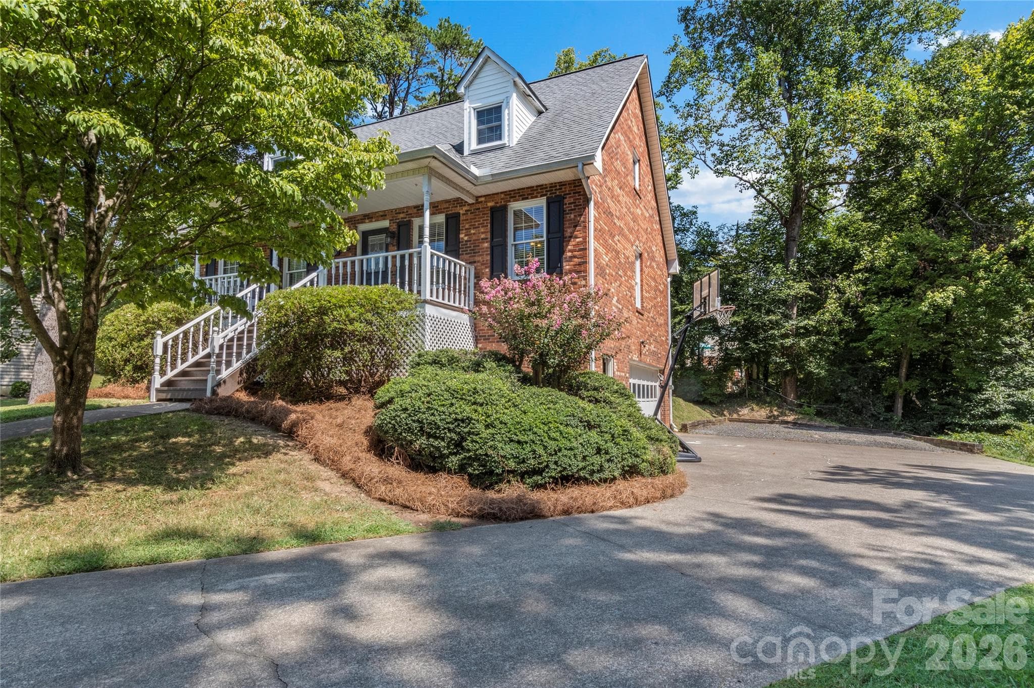 Single Family Residence at 2513 Newington Court, Clemmons, photo 4 of 47