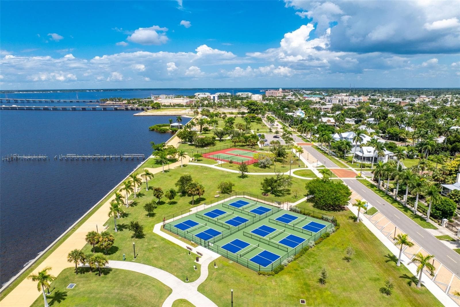 Pickle ball and tennis courts at Gilchrest park - 502 W MARION AVE, PUNTA GORDA