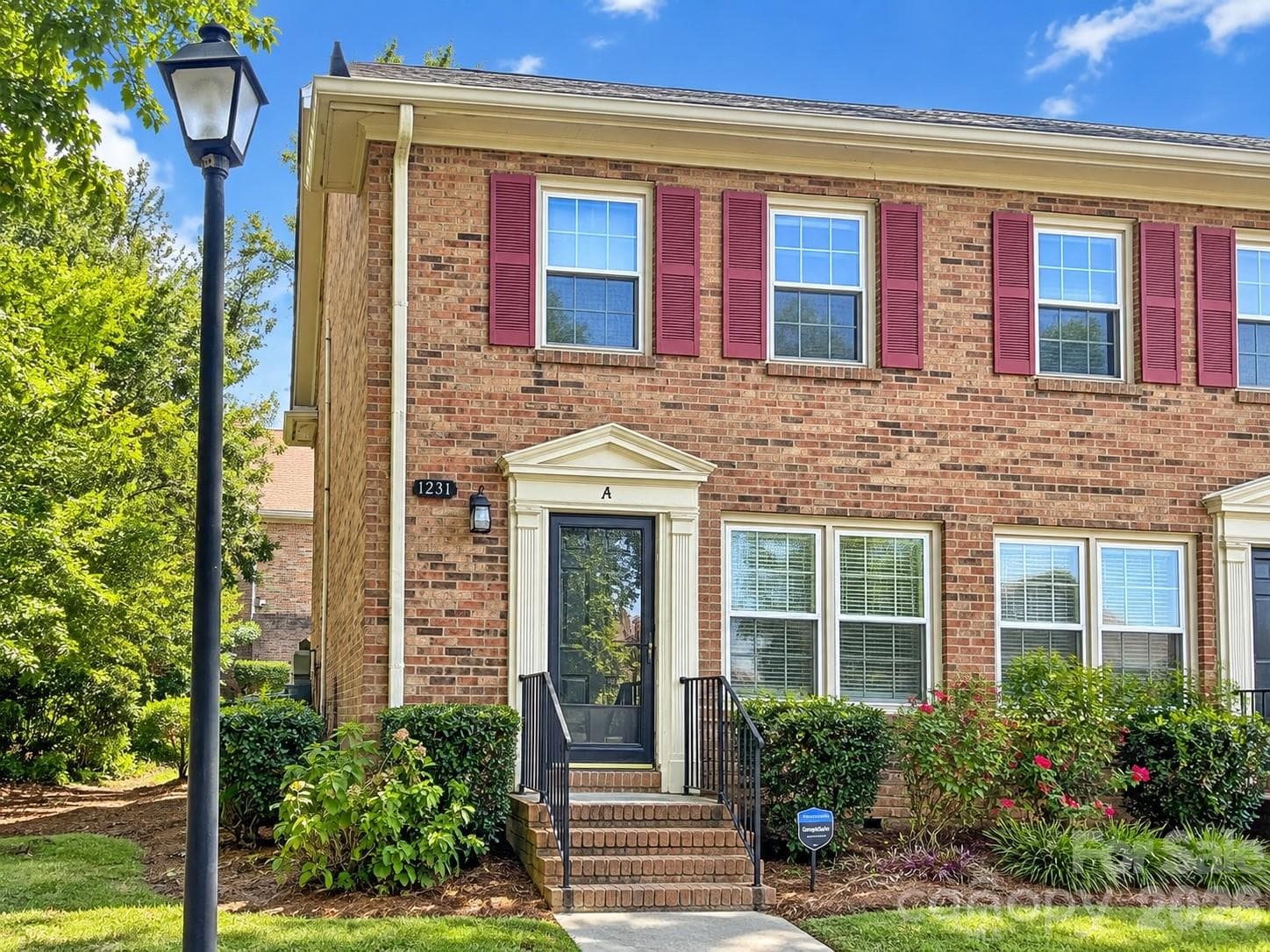Condominium at 1231 Archdale Drive, Charlotte, photo 5 of 9