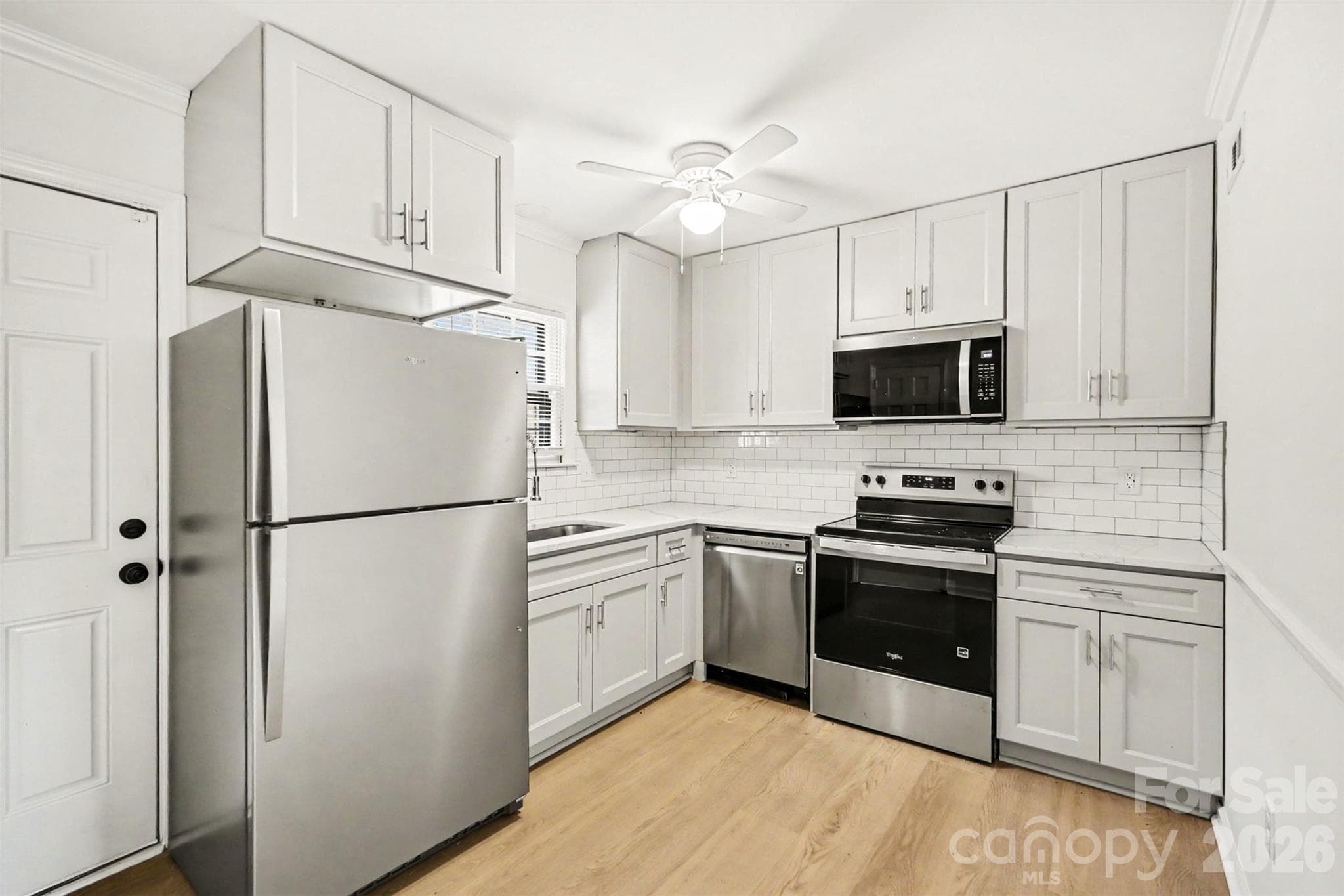 Condominium at 1231 Archdale Drive, Charlotte, photo 6 of 9