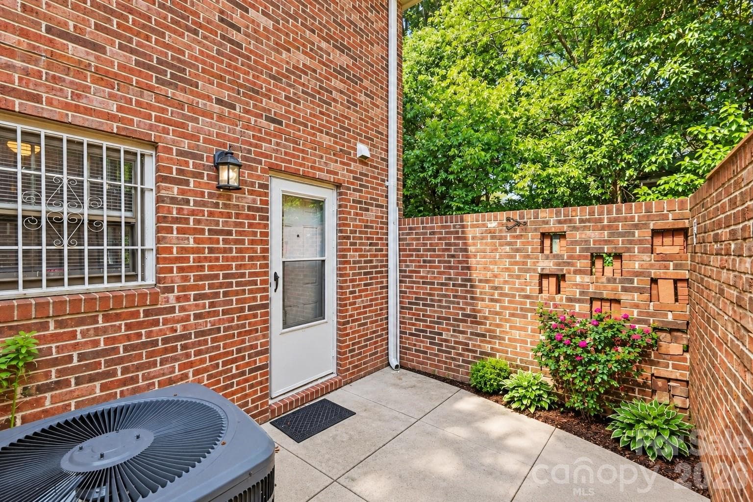 Condominium at 1231 Archdale Drive, Charlotte, photo 9 of 9