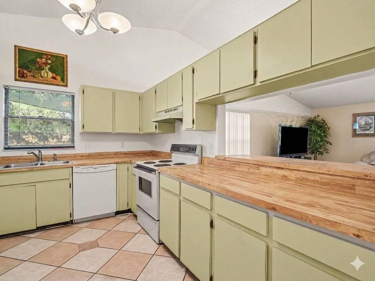 Half Duplex at 5031 BARRINGTON CIR #601, SARASOTA, photo 11 of 22