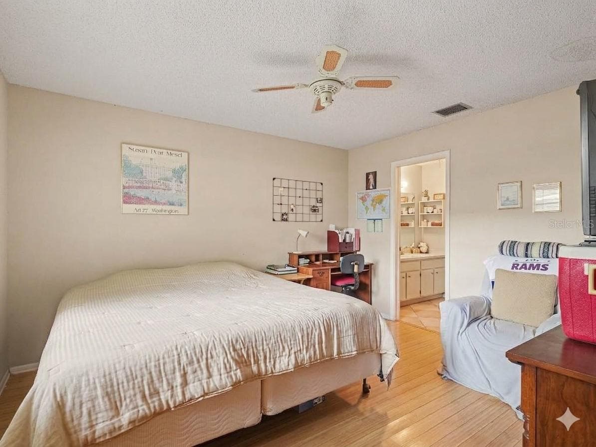 Half Duplex at 5031 BARRINGTON CIR #601, SARASOTA, photo 14 of 22