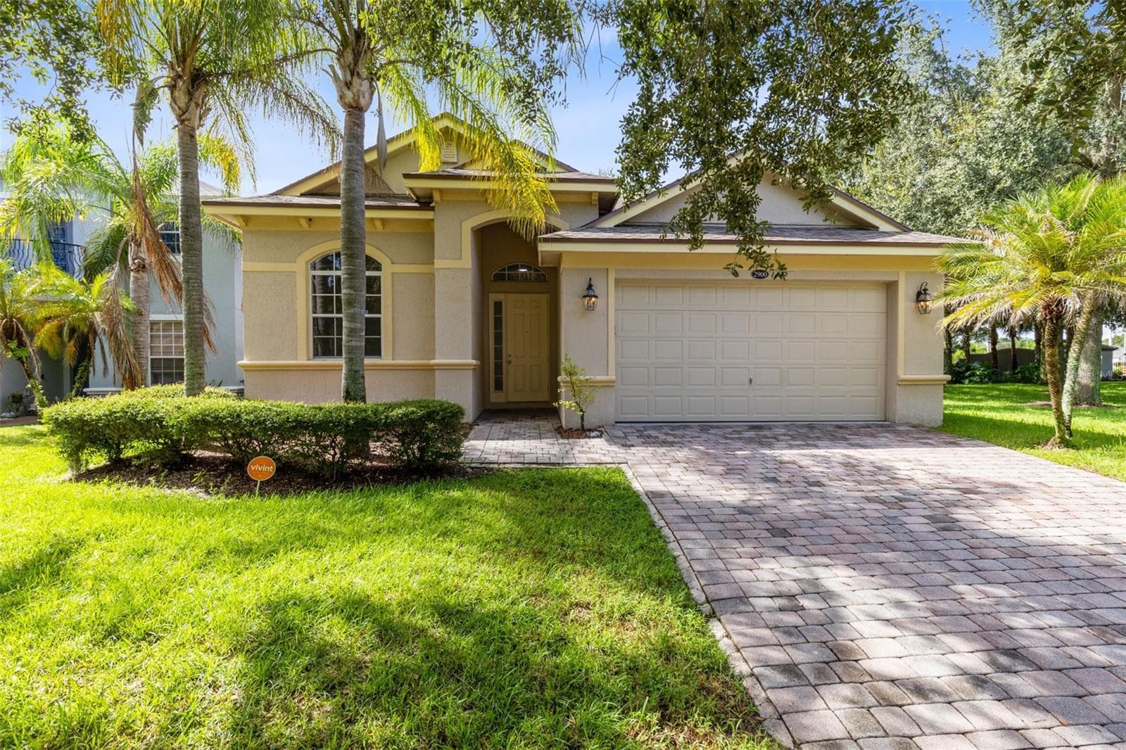 2900 BONITA CIR