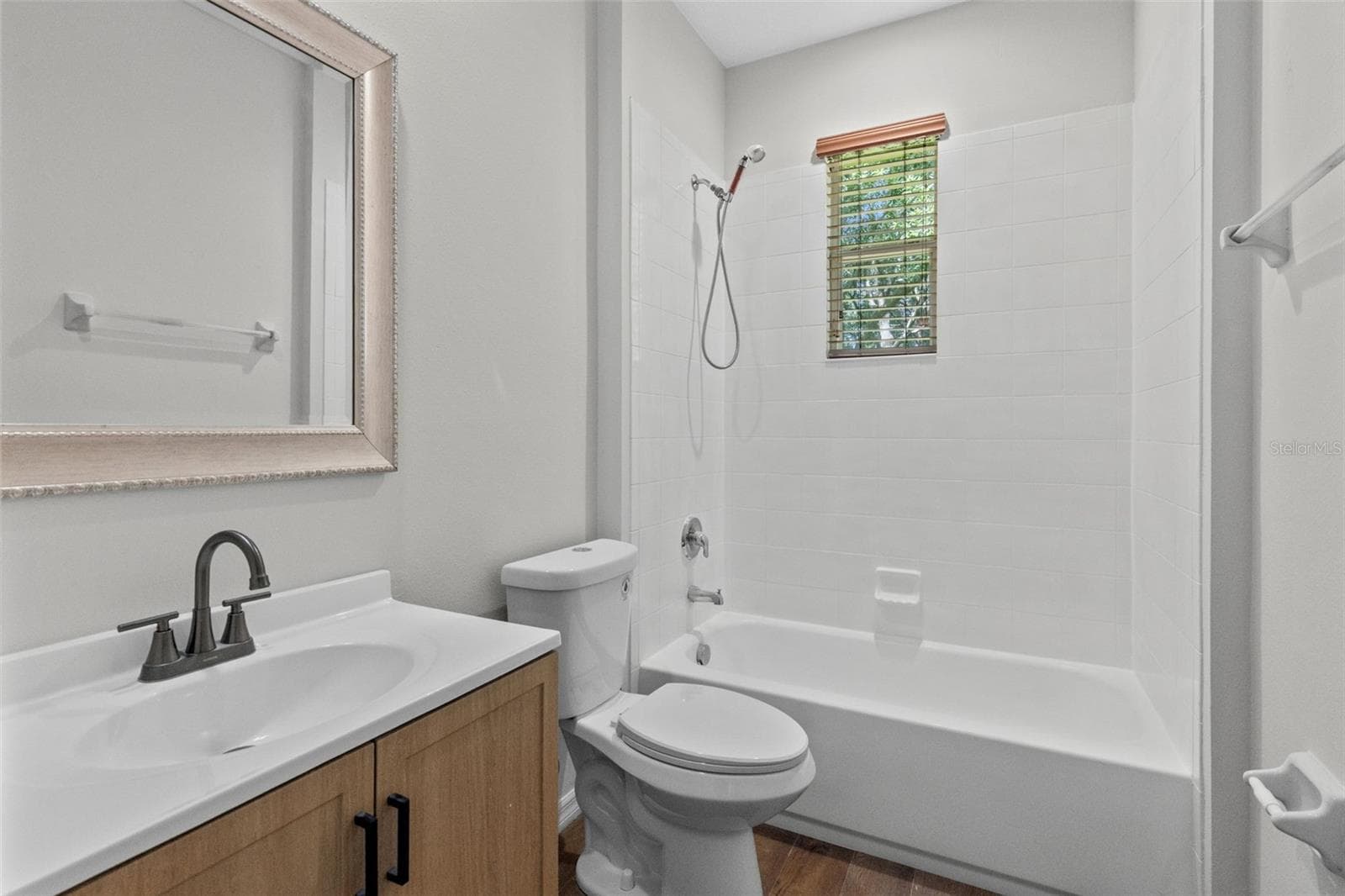 Guest bathroom newly updated - 2900 BONITA CIR, KISSIMMEE