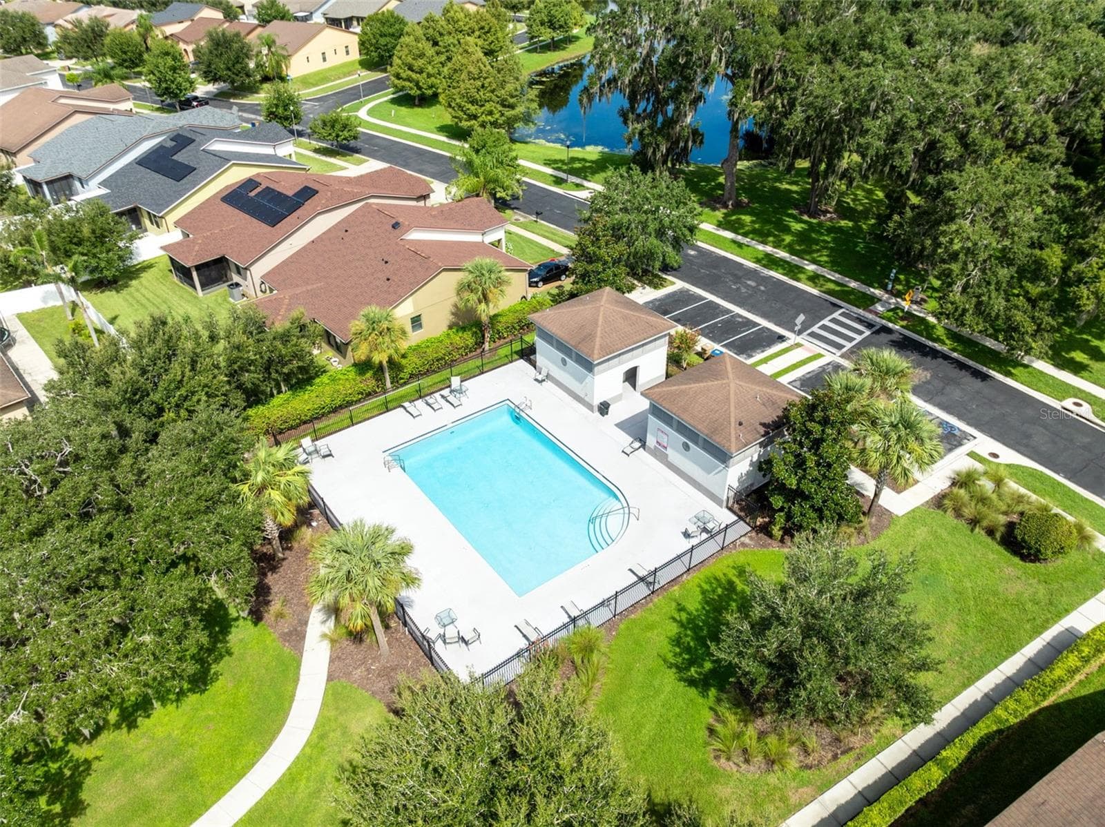 Community pool - 2900 BONITA CIR, KISSIMMEE