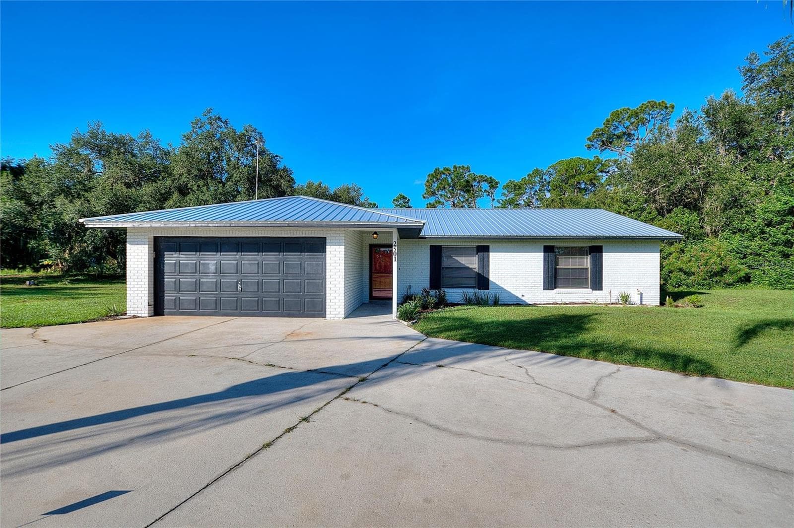 2501 PLUMOSA DR