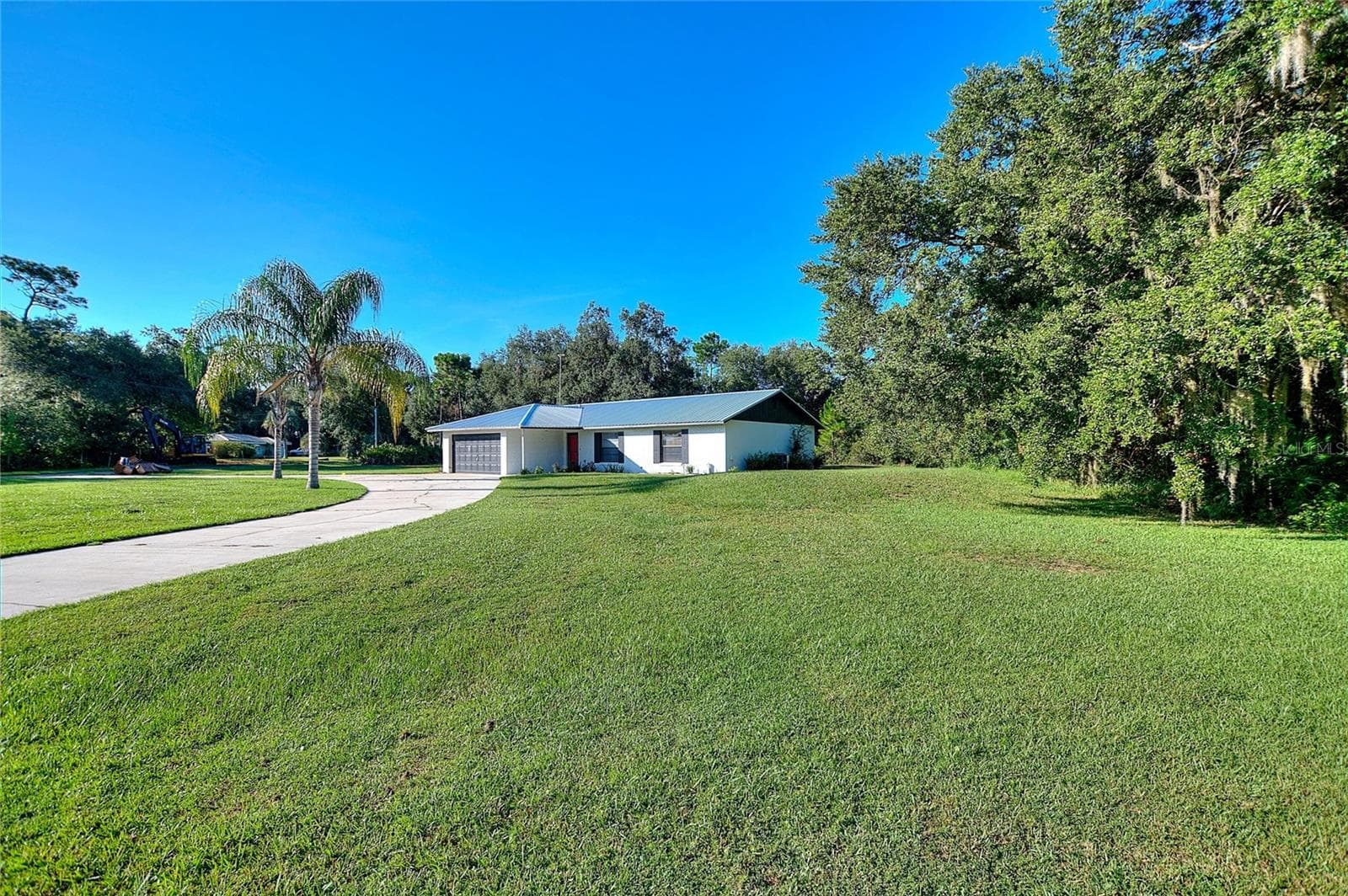 1/2 ACRE CIRCULAR DRIVE WAY - 2501 PLUMOSA DR, LAKE WALES