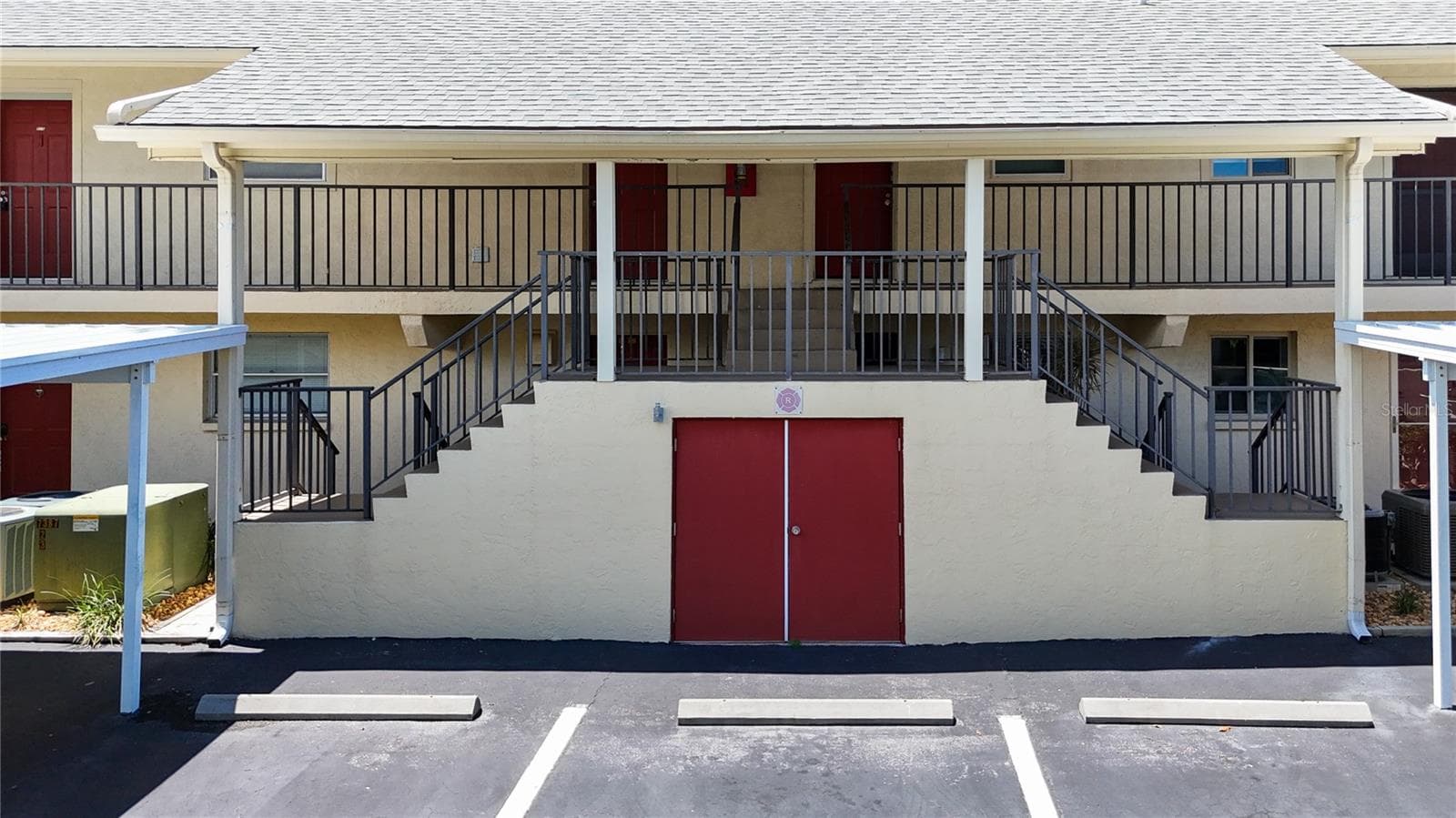 Condo Front - 509 PARKDALE MEWS #509, VENICE