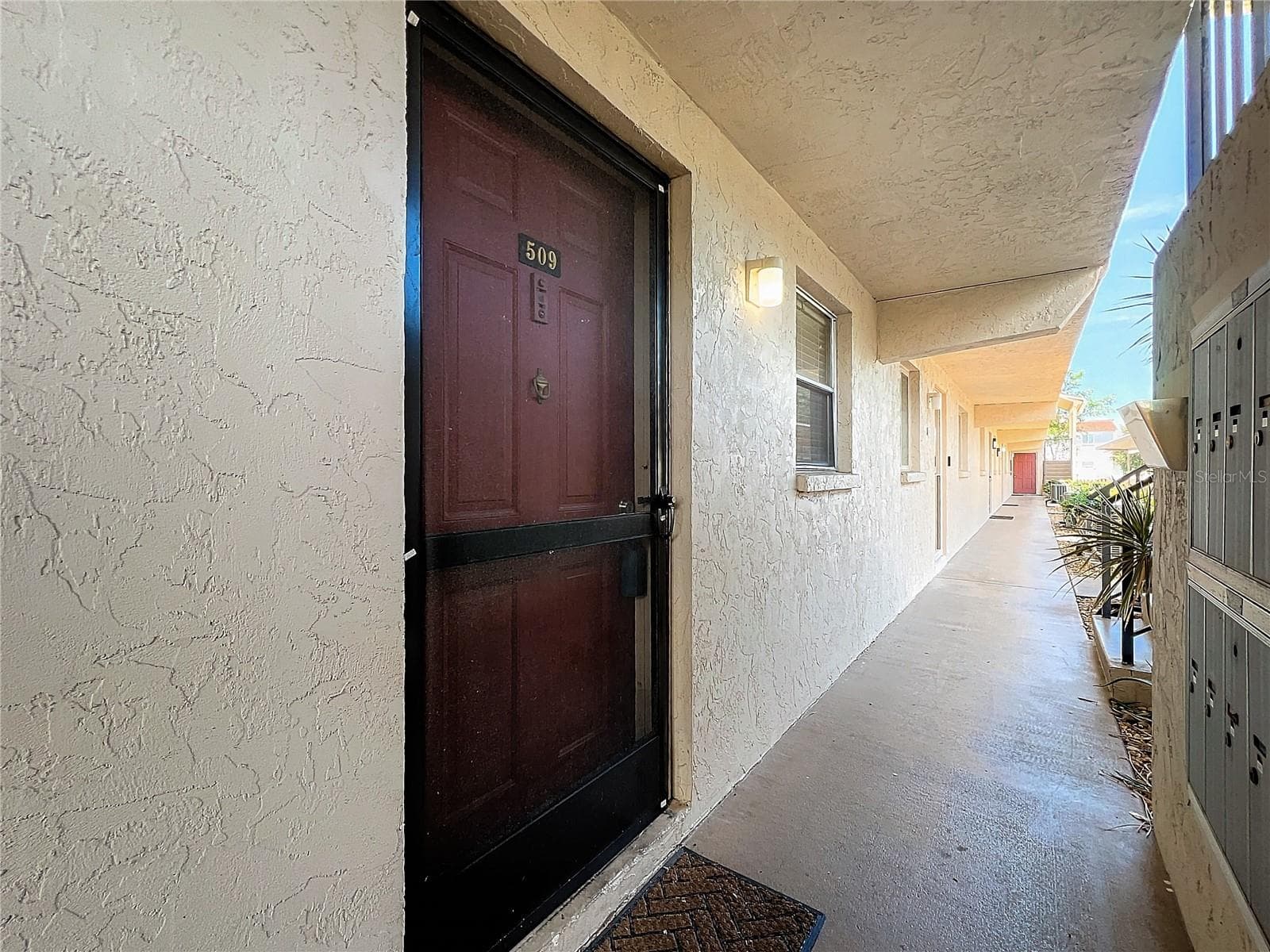 Front door - 509 PARKDALE MEWS #509, VENICE