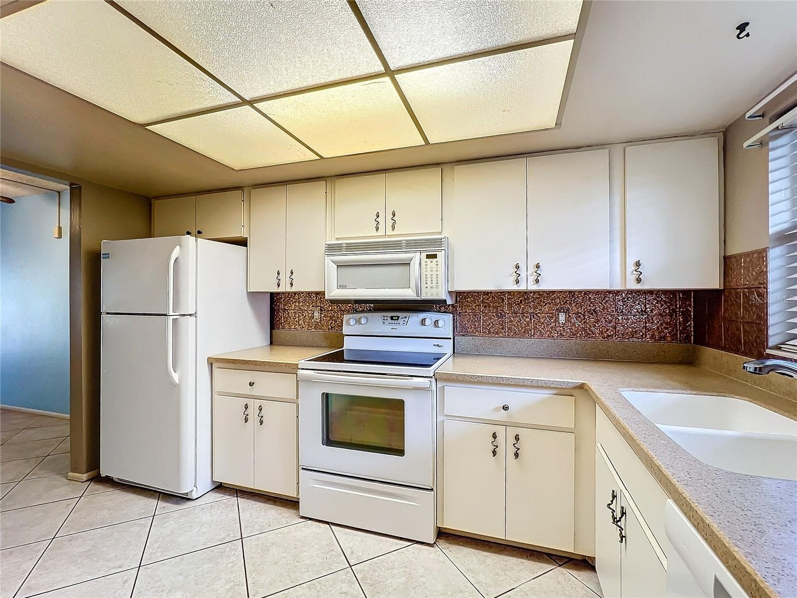 Kitchen - 509 PARKDALE MEWS #509, VENICE