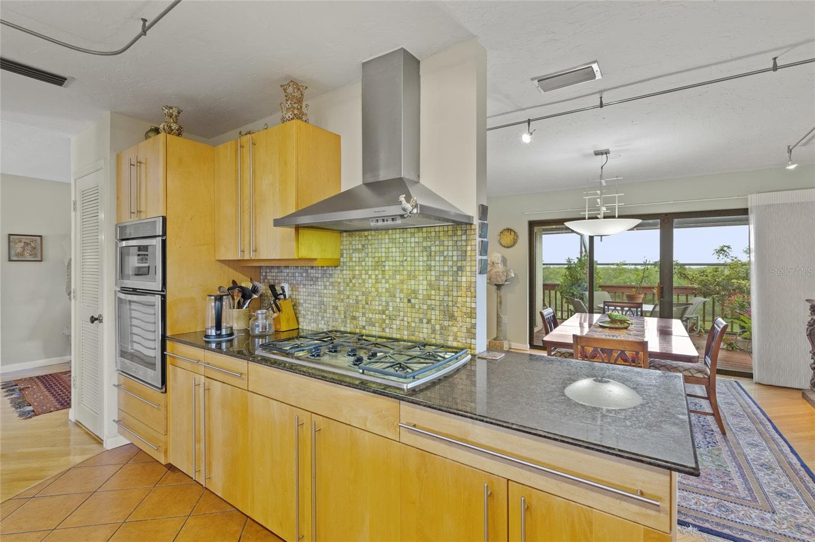I wouldn't mind cooking here - 609 42ND STREET CT W, PALMETTO