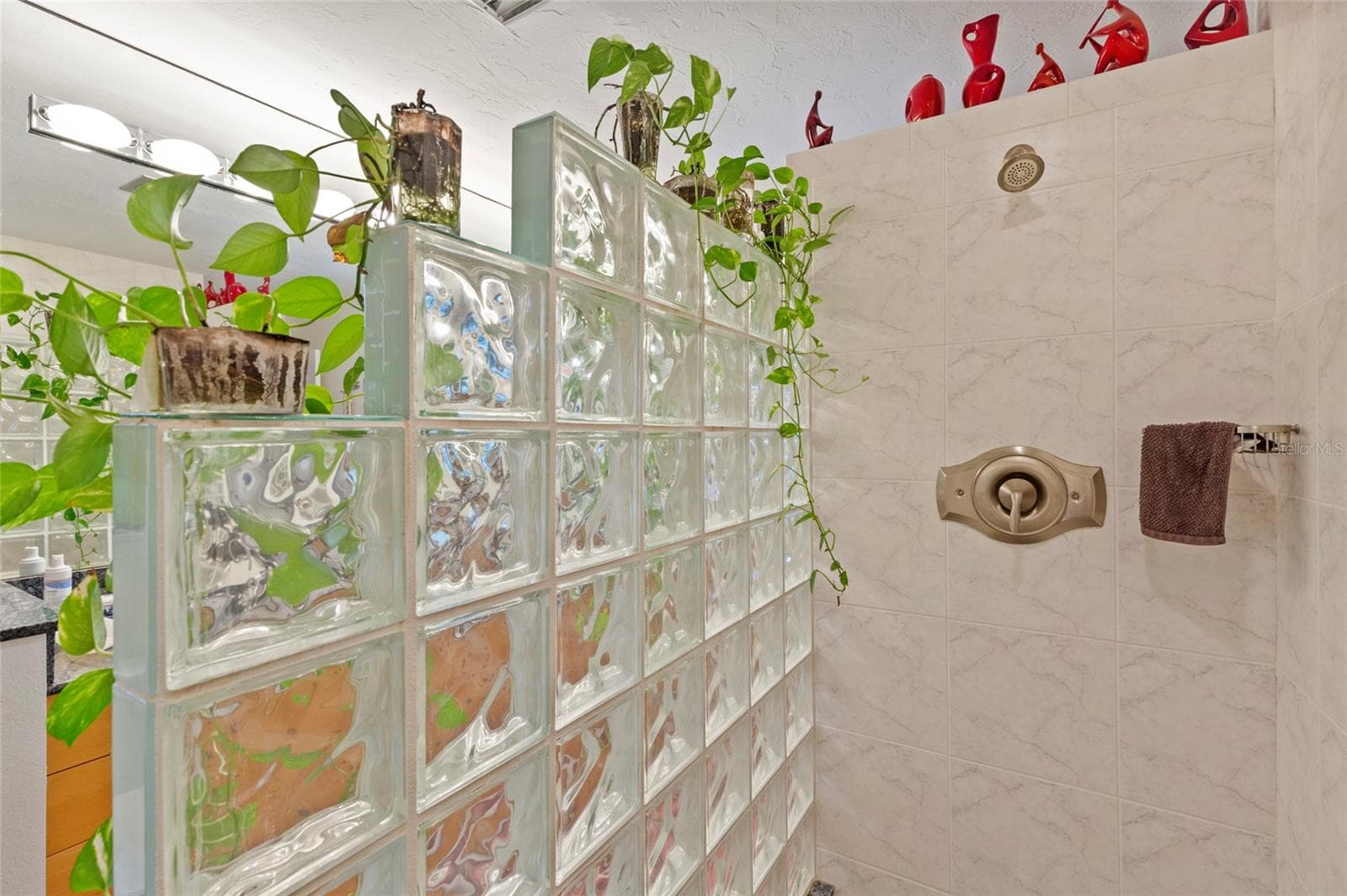 primary large walk in shower - 609 42ND STREET CT W, PALMETTO