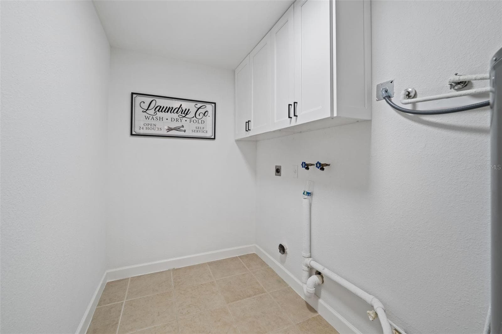 Single Family Residence at 6060 MACBETH LN, FORT MYERS, photo 14 of 47