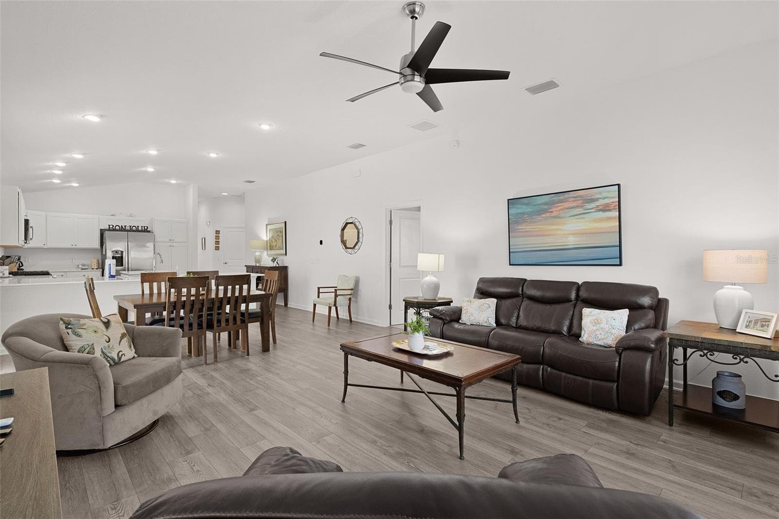 Villa at 6558 HERR CT, THE VILLAGES, photo 12 of 43