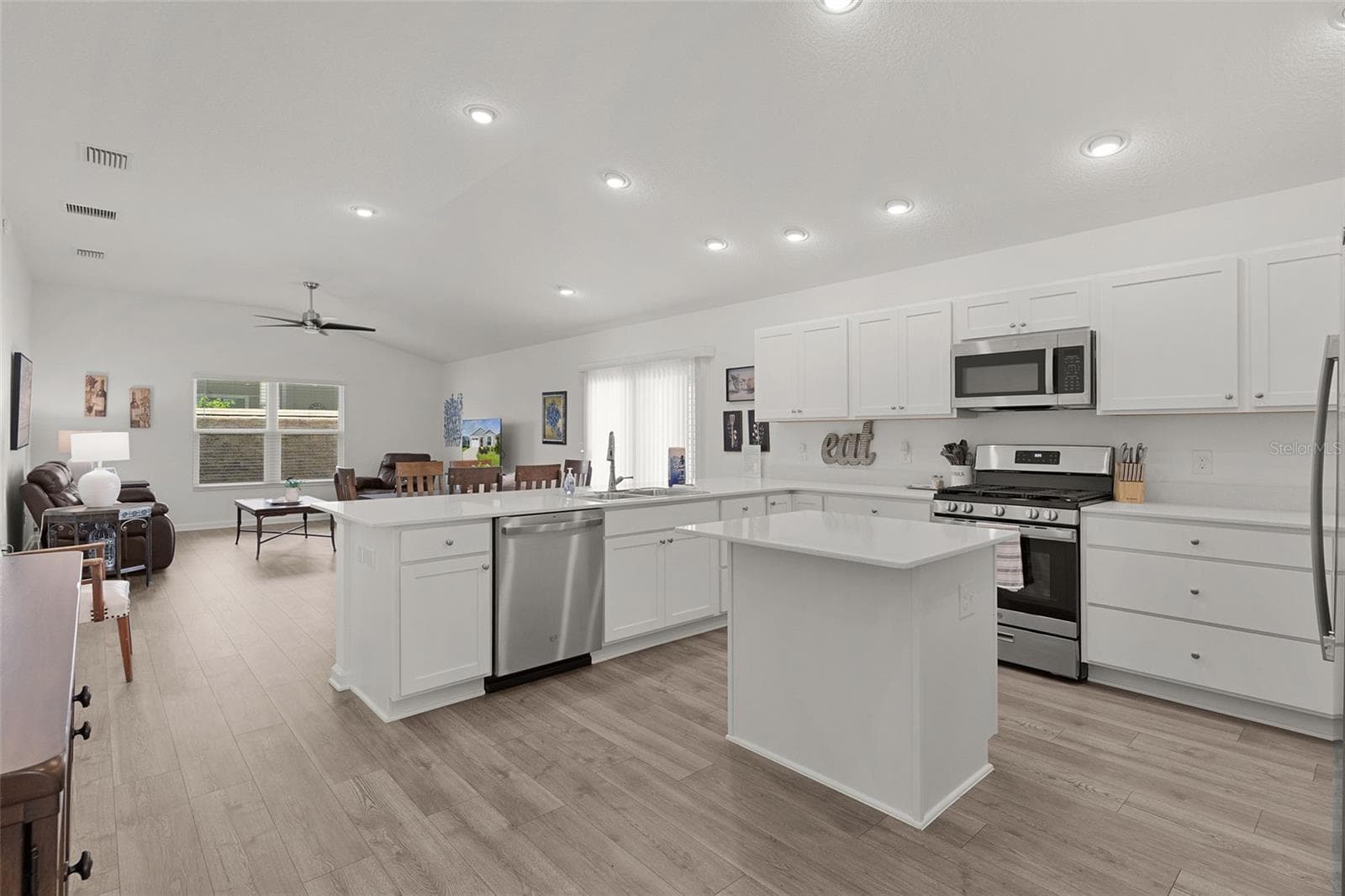 Villa at 6558 HERR CT, THE VILLAGES, photo 16 of 43