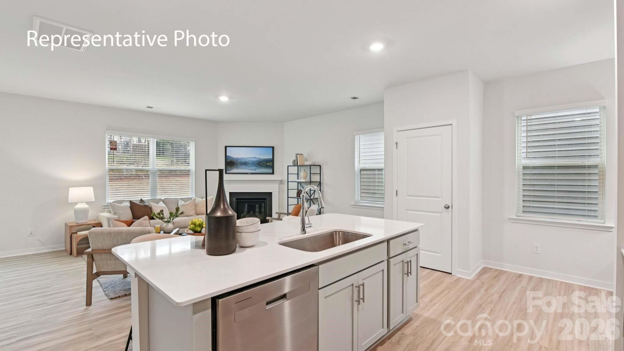 Single Family Residence at 2109 Moorside Court, Lancaster, photo 10 of 30