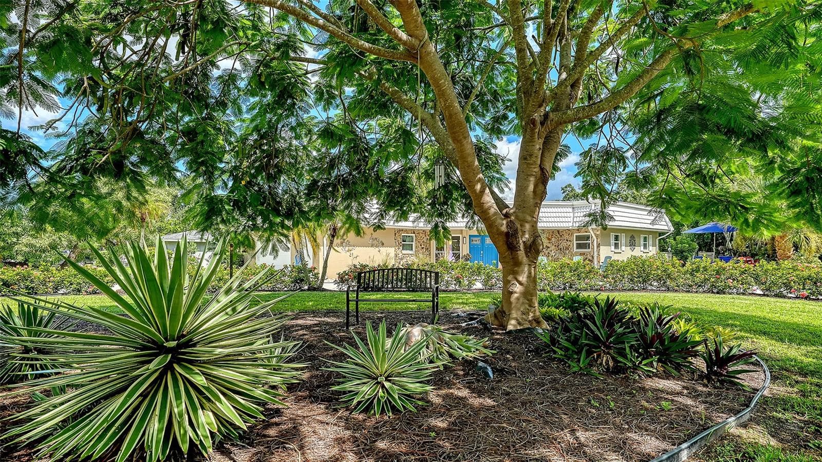 Single Family Residence at 5211 INVERNESS DR, SARASOTA, photo 3 of 37
