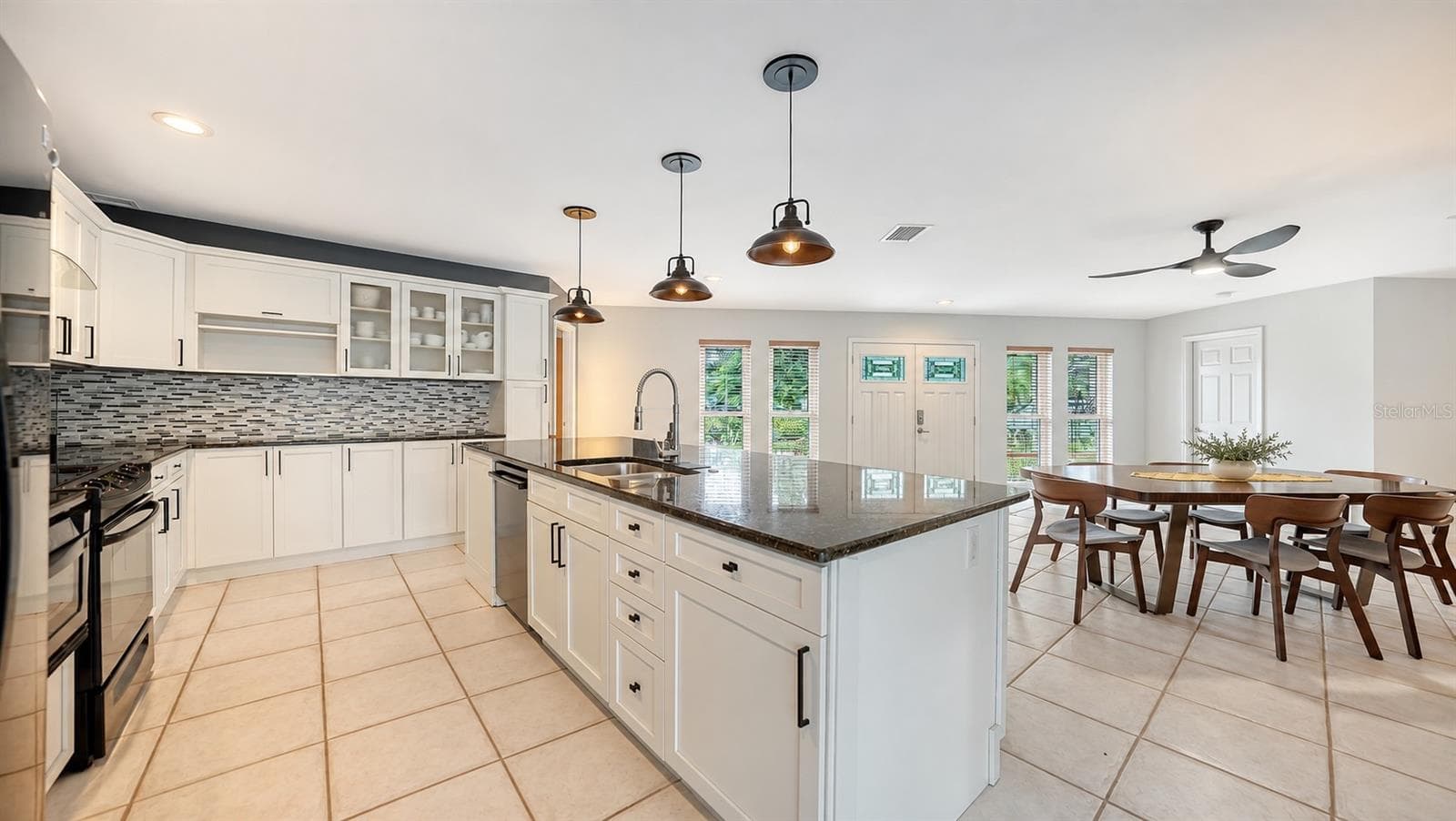 Single Family Residence at 5211 INVERNESS DR, SARASOTA, photo 8 of 37