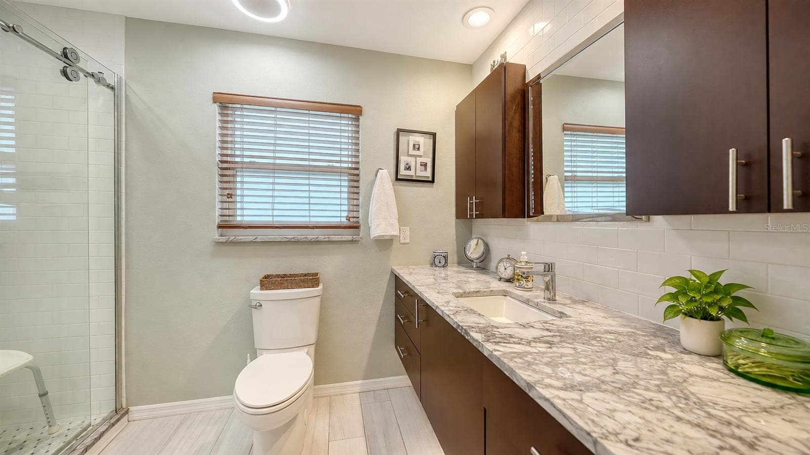 Single Family Residence at 5211 INVERNESS DR, SARASOTA, photo 17 of 37