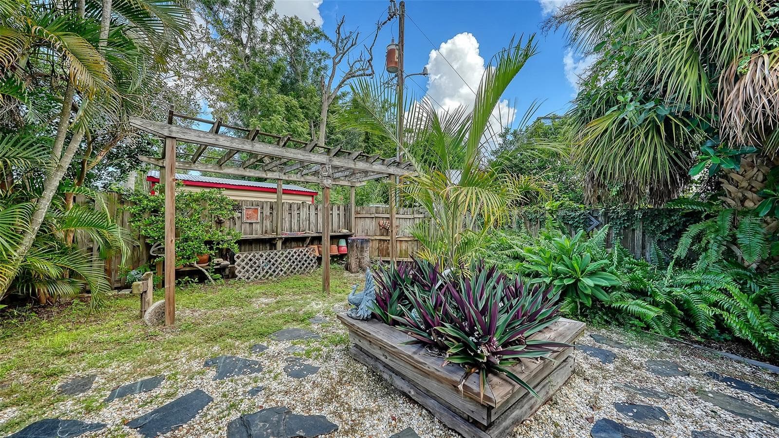 Single Family Residence at 5211 INVERNESS DR, SARASOTA, photo 27 of 37