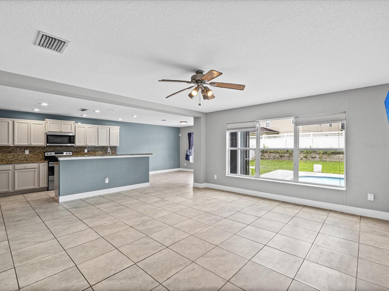 Single Family Residence at 7335 BRIDGEVIEW DR, WESLEY CHAPEL, photo 13 of 90
