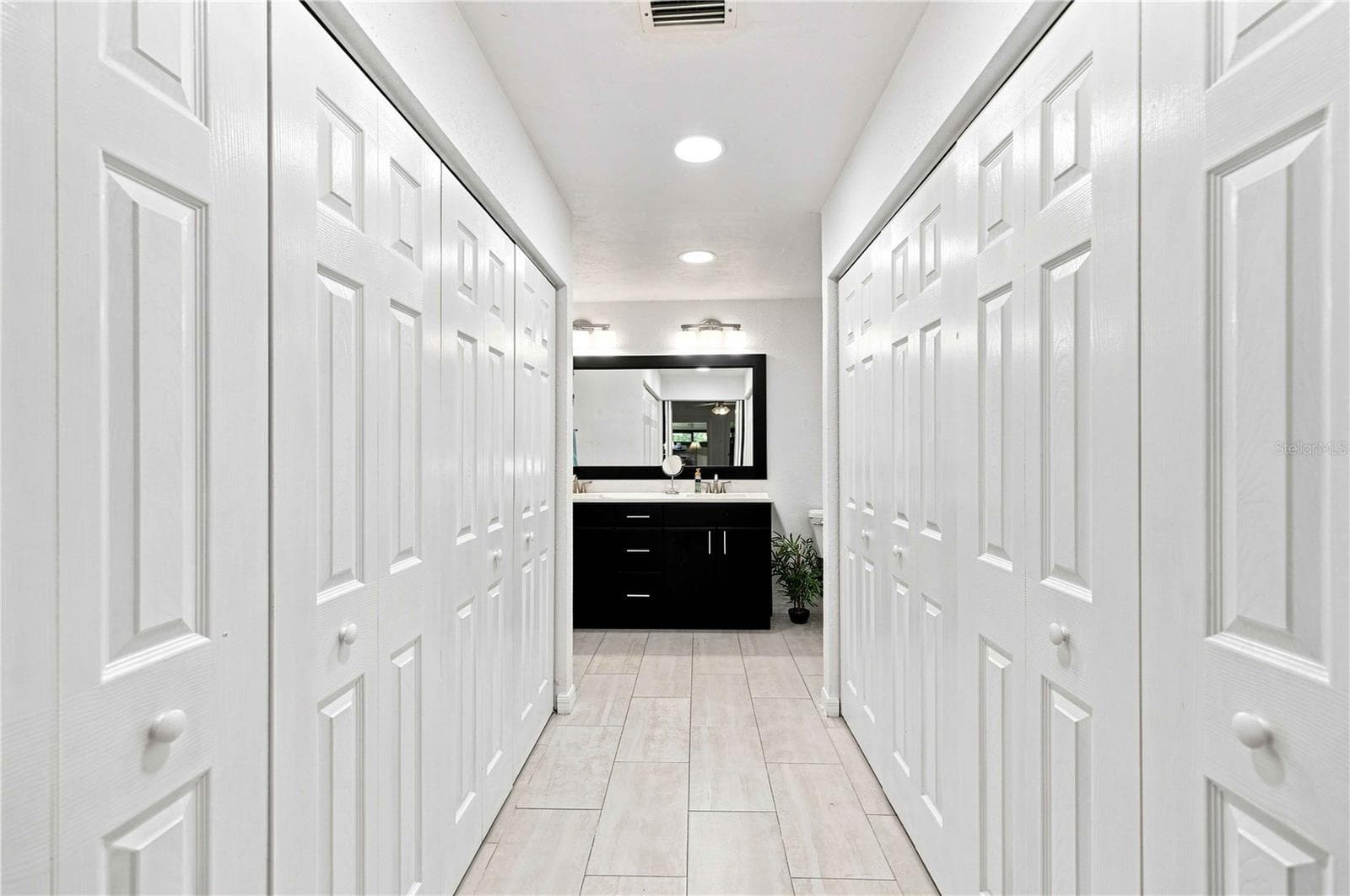 Primary Closets - 3610 NE 16TH PL, OCALA