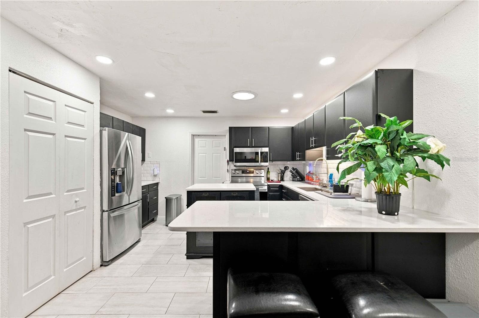 Kitchen - 3610 NE 16TH PL, OCALA
