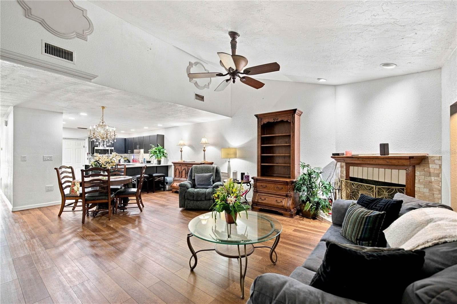 Living Room - 3610 NE 16TH PL, OCALA