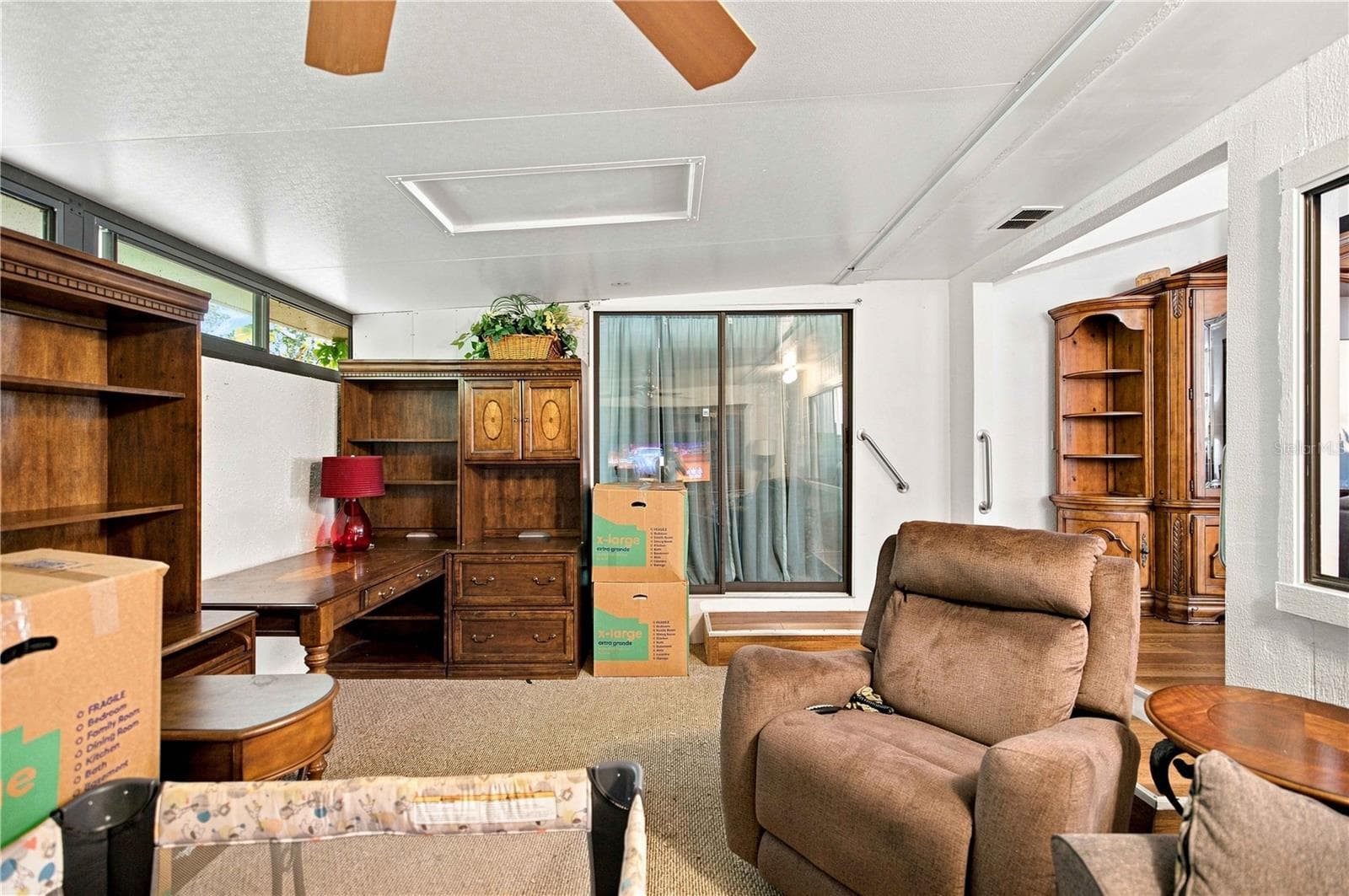 Florida Room - 3610 NE 16TH PL, OCALA