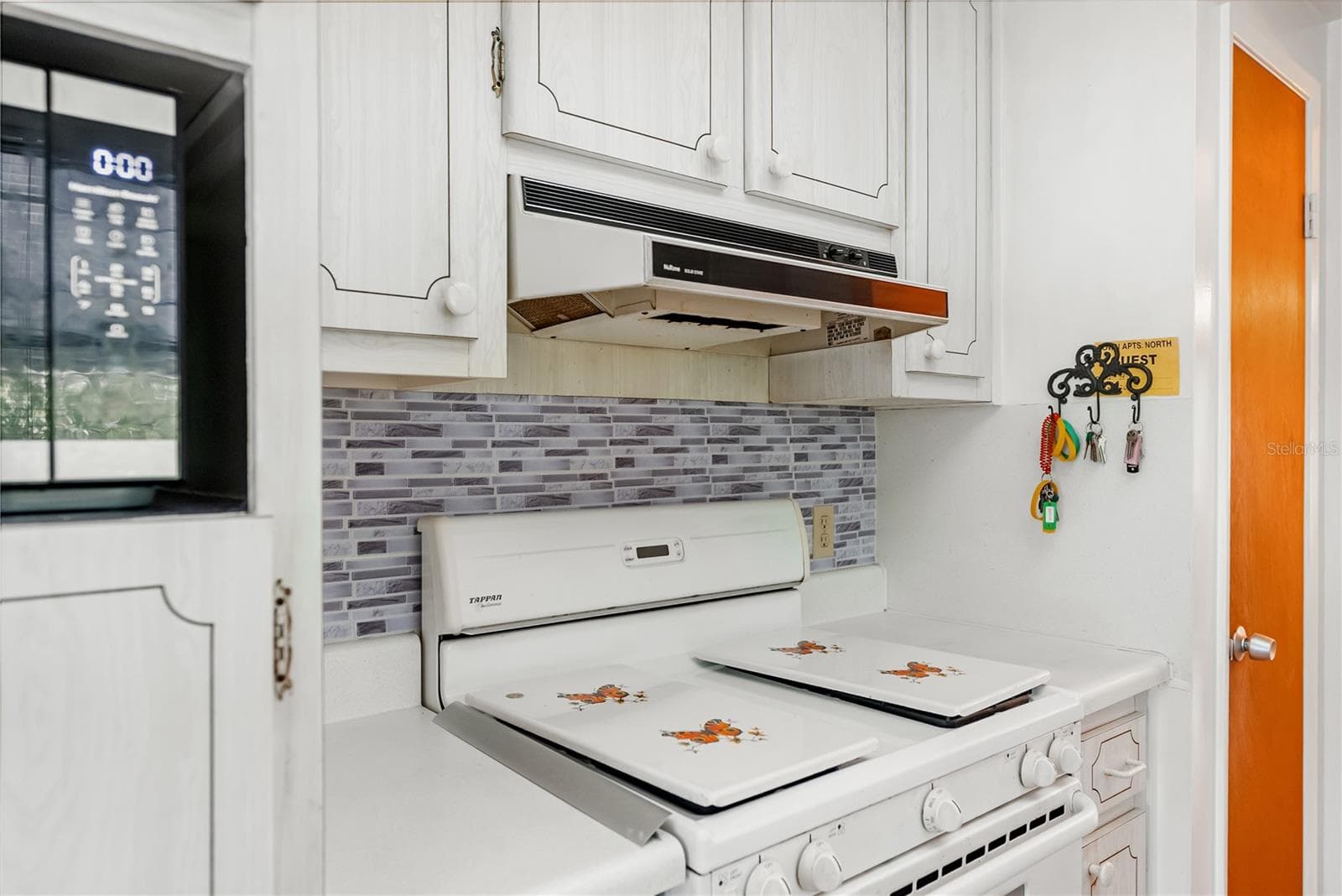 Kitchen - 6050 21ST ST N #20, ST PETERSBURG