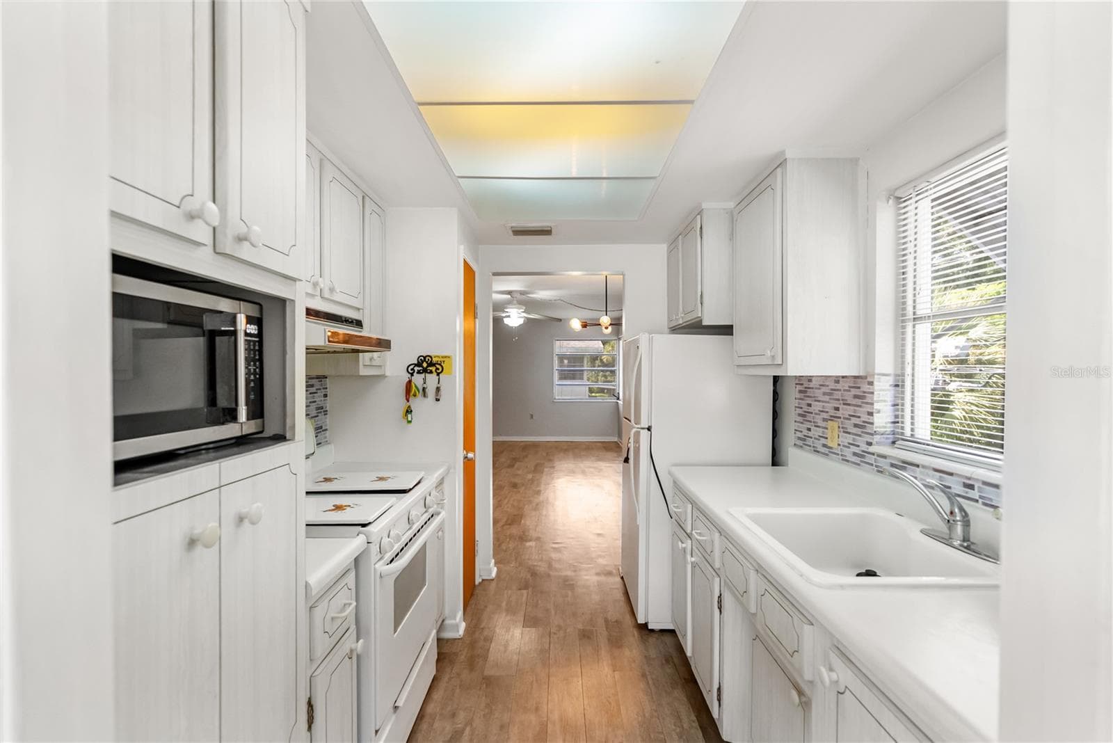 Condominium at 6050 21ST ST N #20, ST PETERSBURG, photo 4 of 30