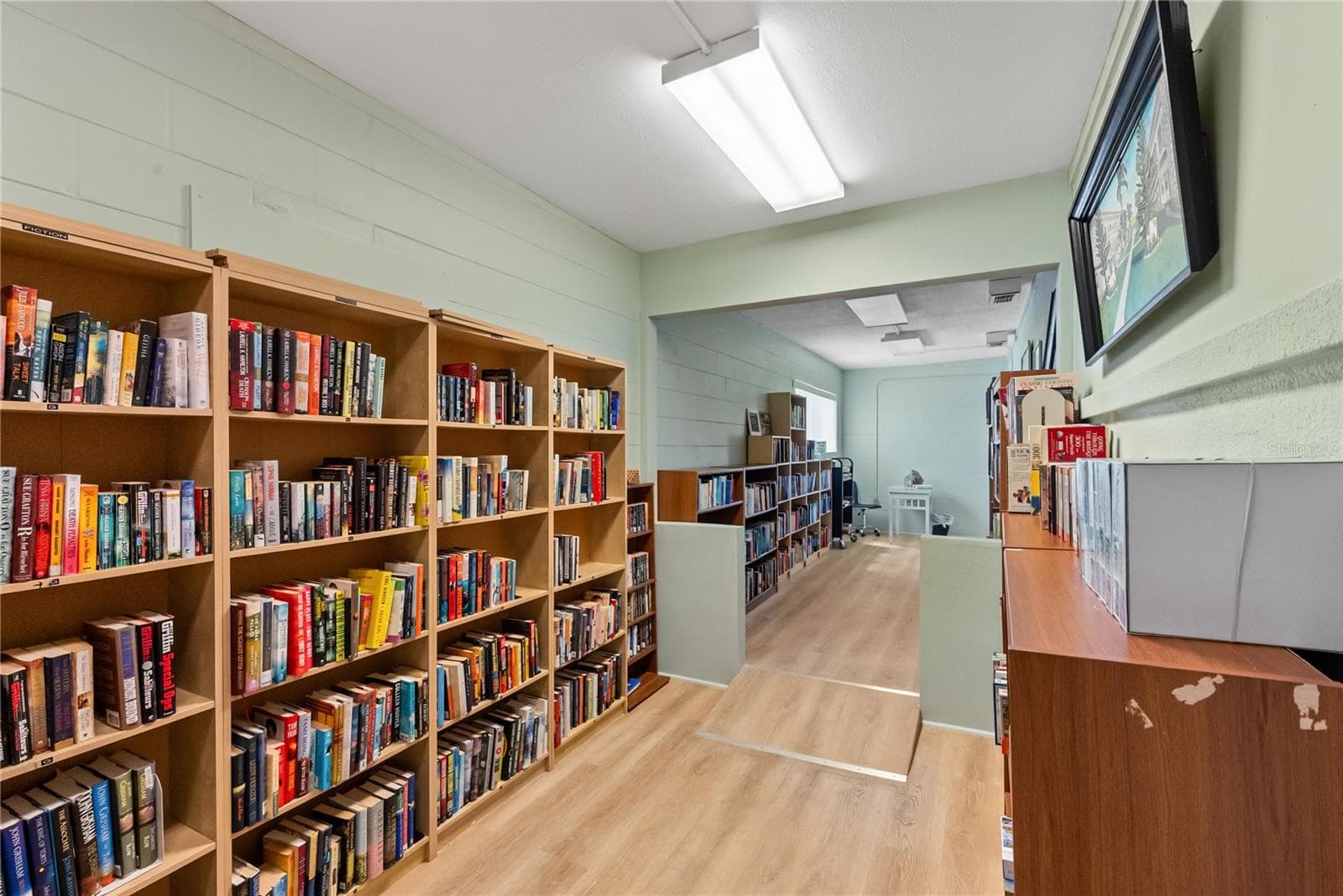 Library - 6050 21ST ST N #20, ST PETERSBURG