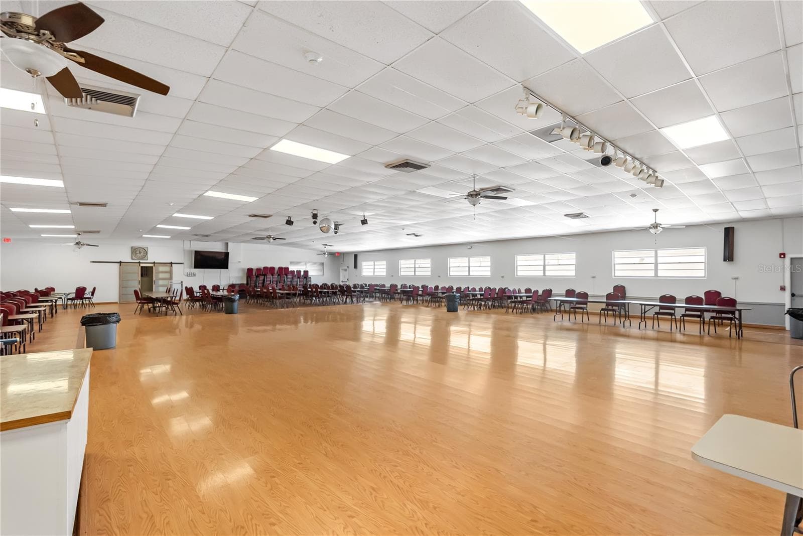 Hall - 6050 21ST ST N #20, ST PETERSBURG