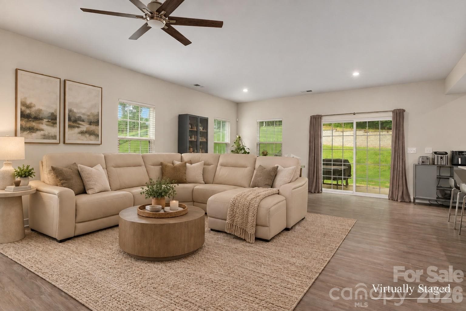 Single Family Residence at 10250 Paper Birch Drive, Charlotte, photo 3 of 27