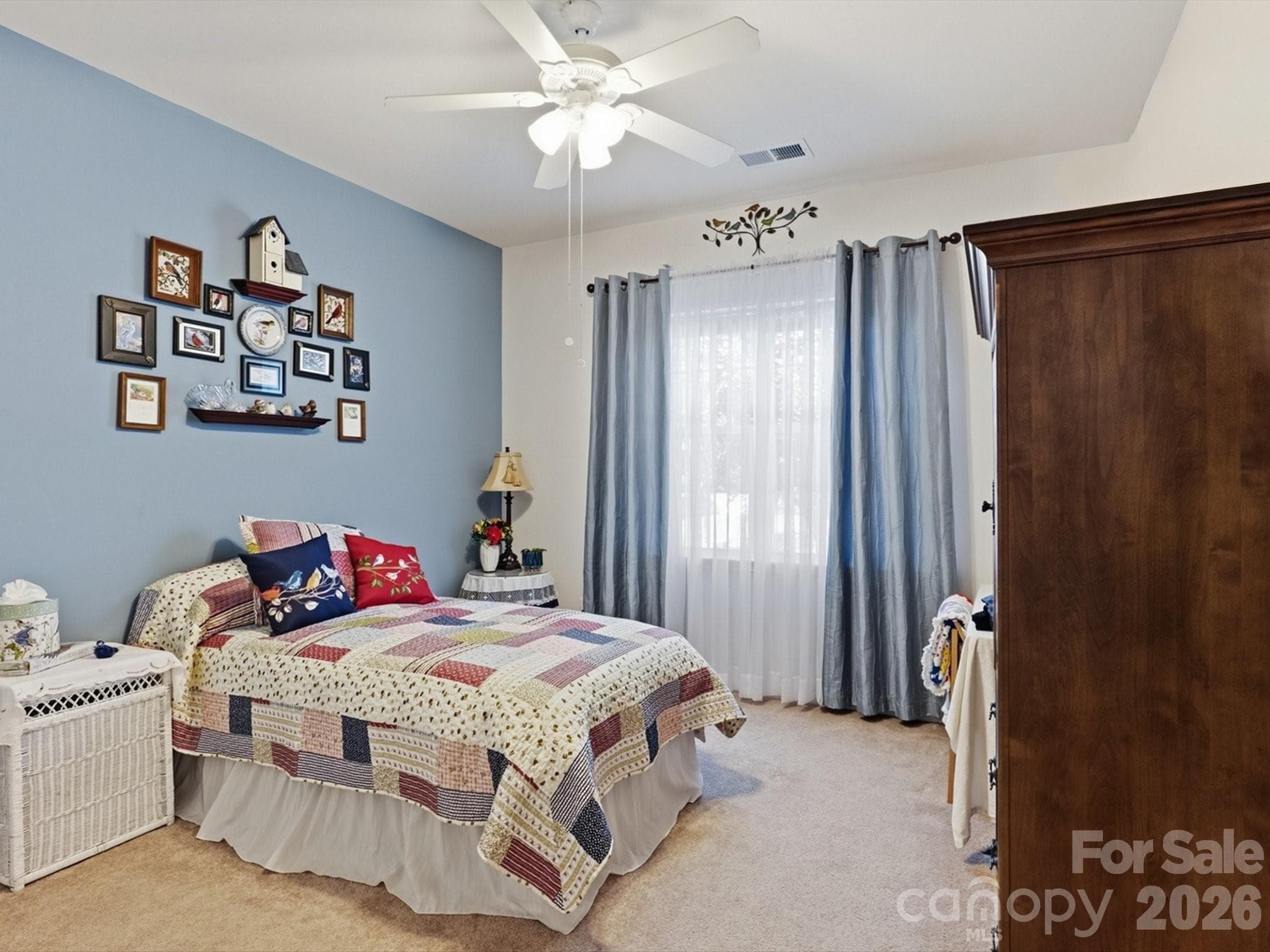 Single Family Residence at 247 Fordham Court, Lancaster, photo 6 of 44