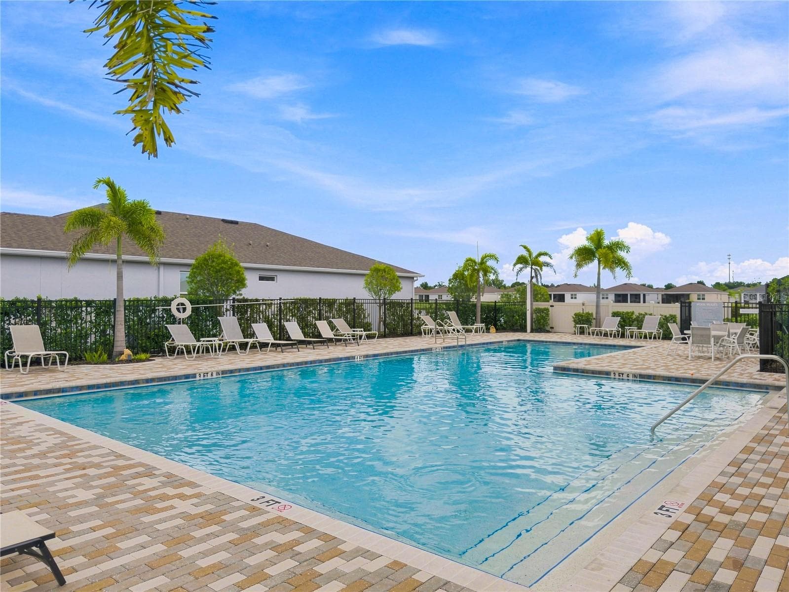 Community Pool - 5711 OAK BRIDGE CT, BRADENTON
