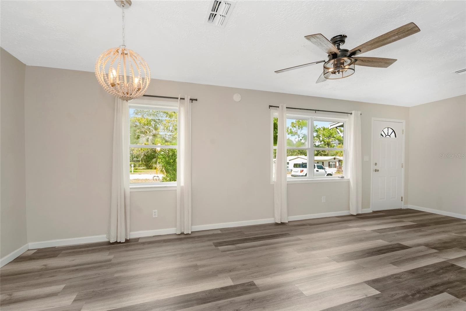 Living / Dining - 7246 SEALAWN DR, SPRING HILL