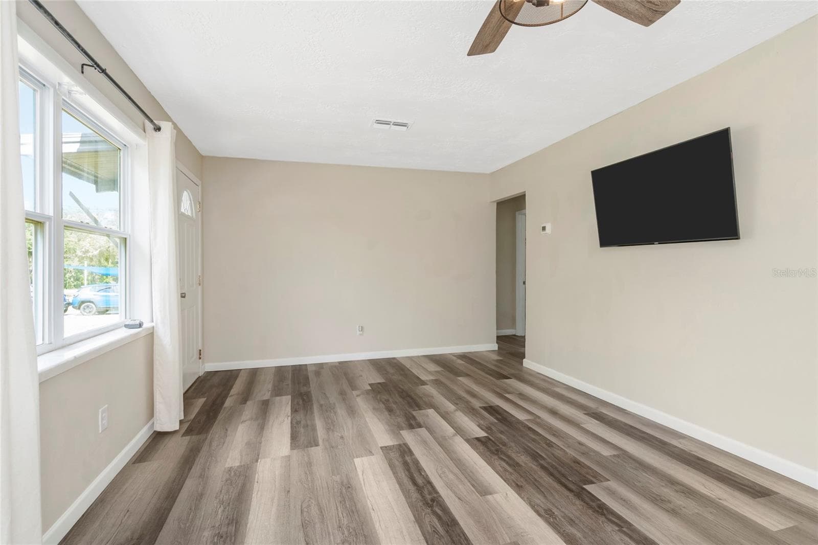 Living / Dining - 7246 SEALAWN DR, SPRING HILL