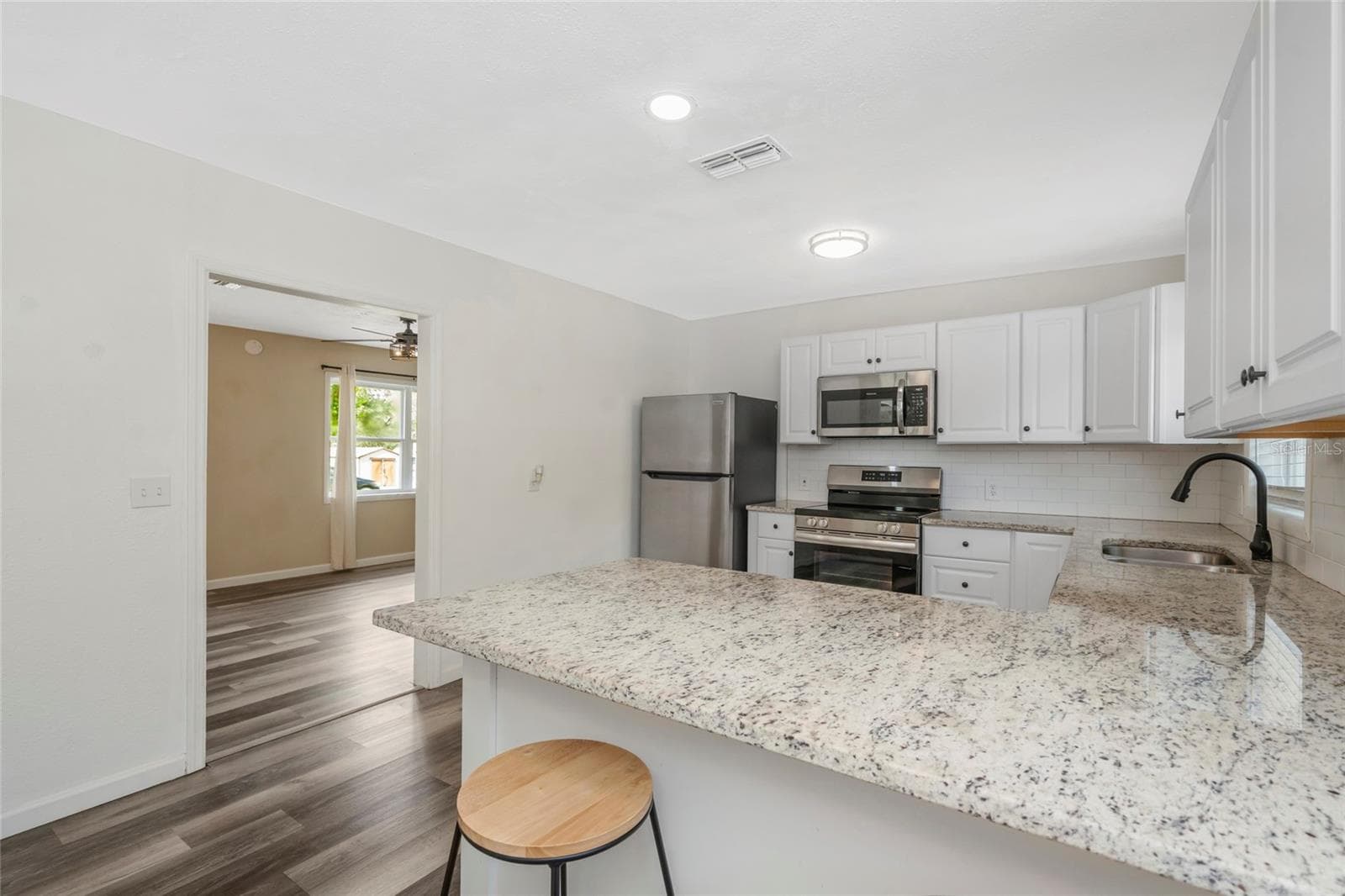 Kitchen - 7246 SEALAWN DR, SPRING HILL