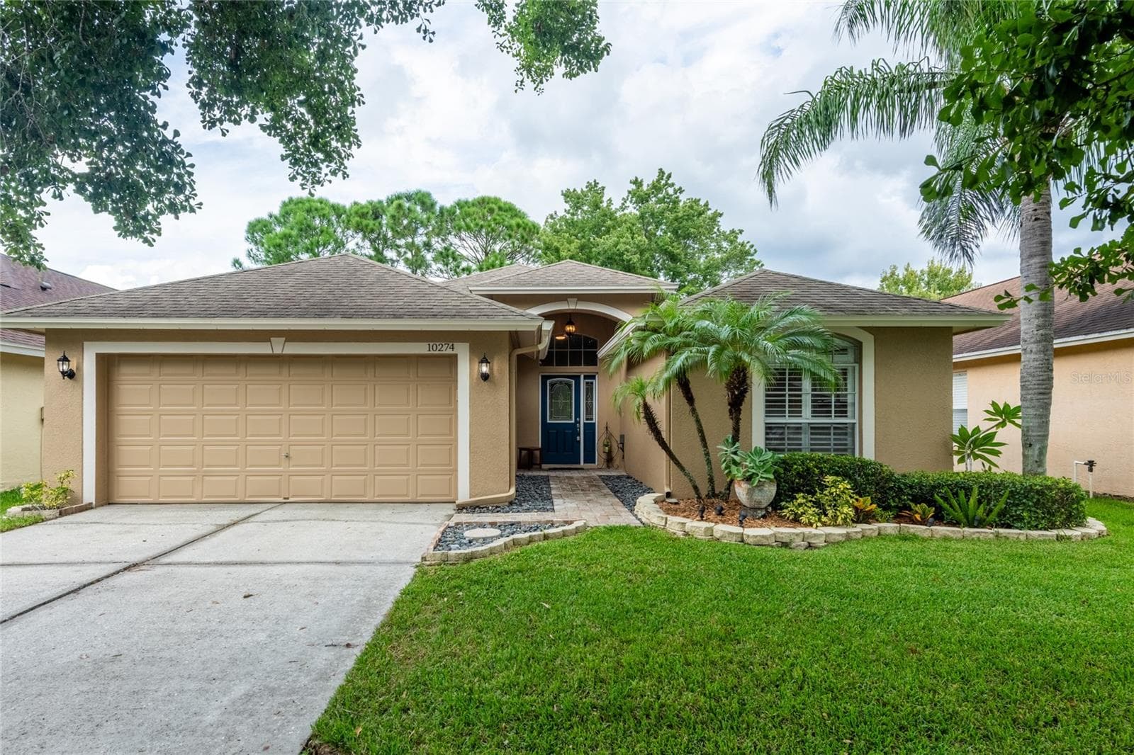 10274 OASIS PALM DR