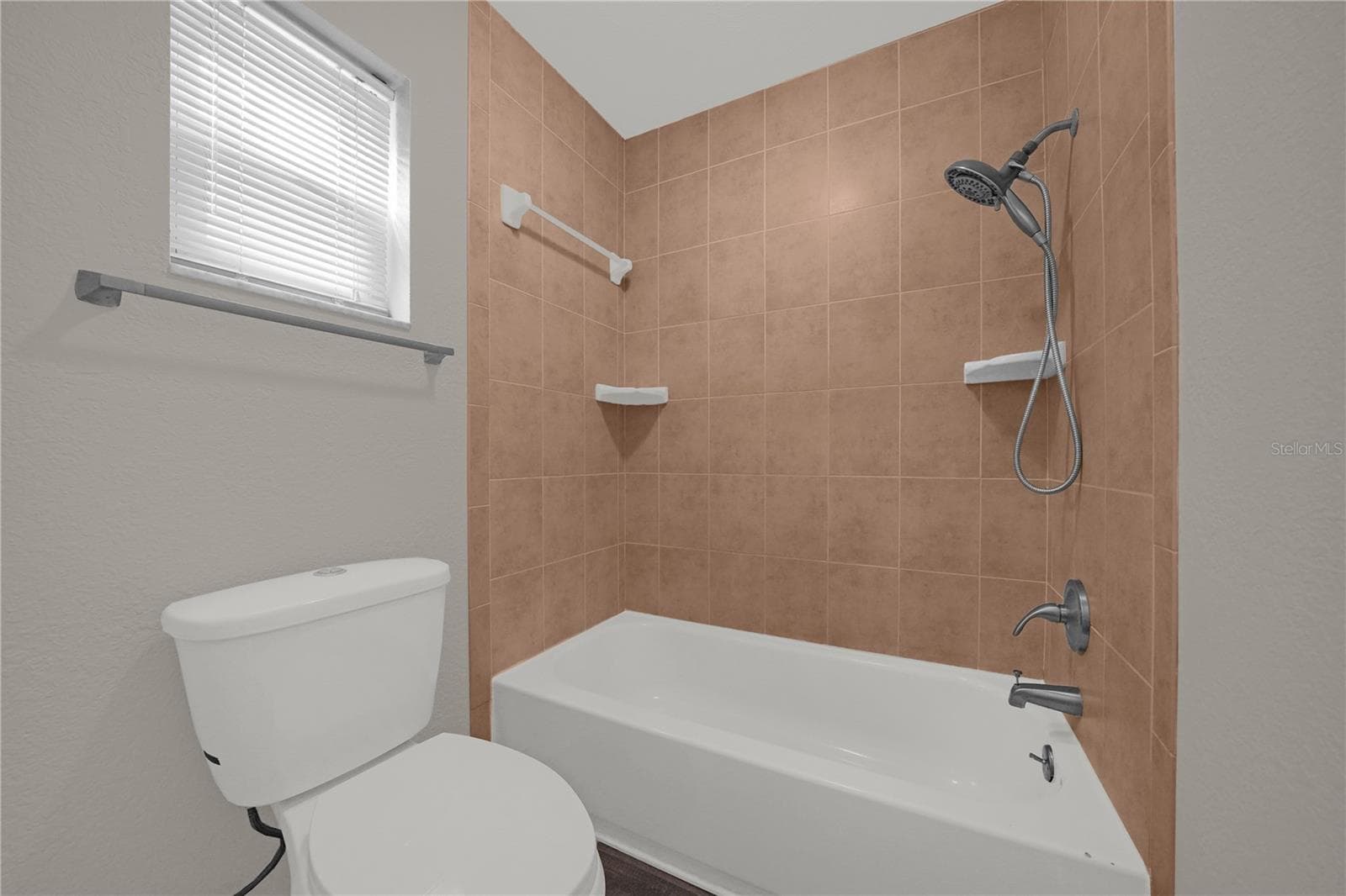 Primary Ensuite Bath - 116 WINDY CIR, BRANDON
