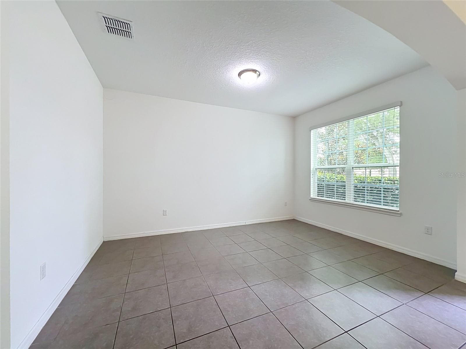 Single Family Residence at 1707 FULLERS OAK LOOP, WINTER GARDEN, photo 15 of 67