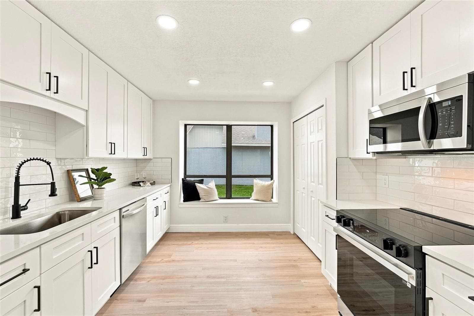 Single Family Residence at 743 BONNIE BLVD, PALM HARBOR, photo 14 of 32