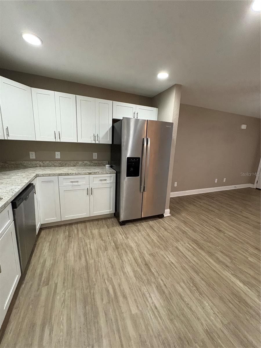 Duplex at 650 E GRAPEFRUIT AVE, LAKE ALFRED, photo 4 of 12