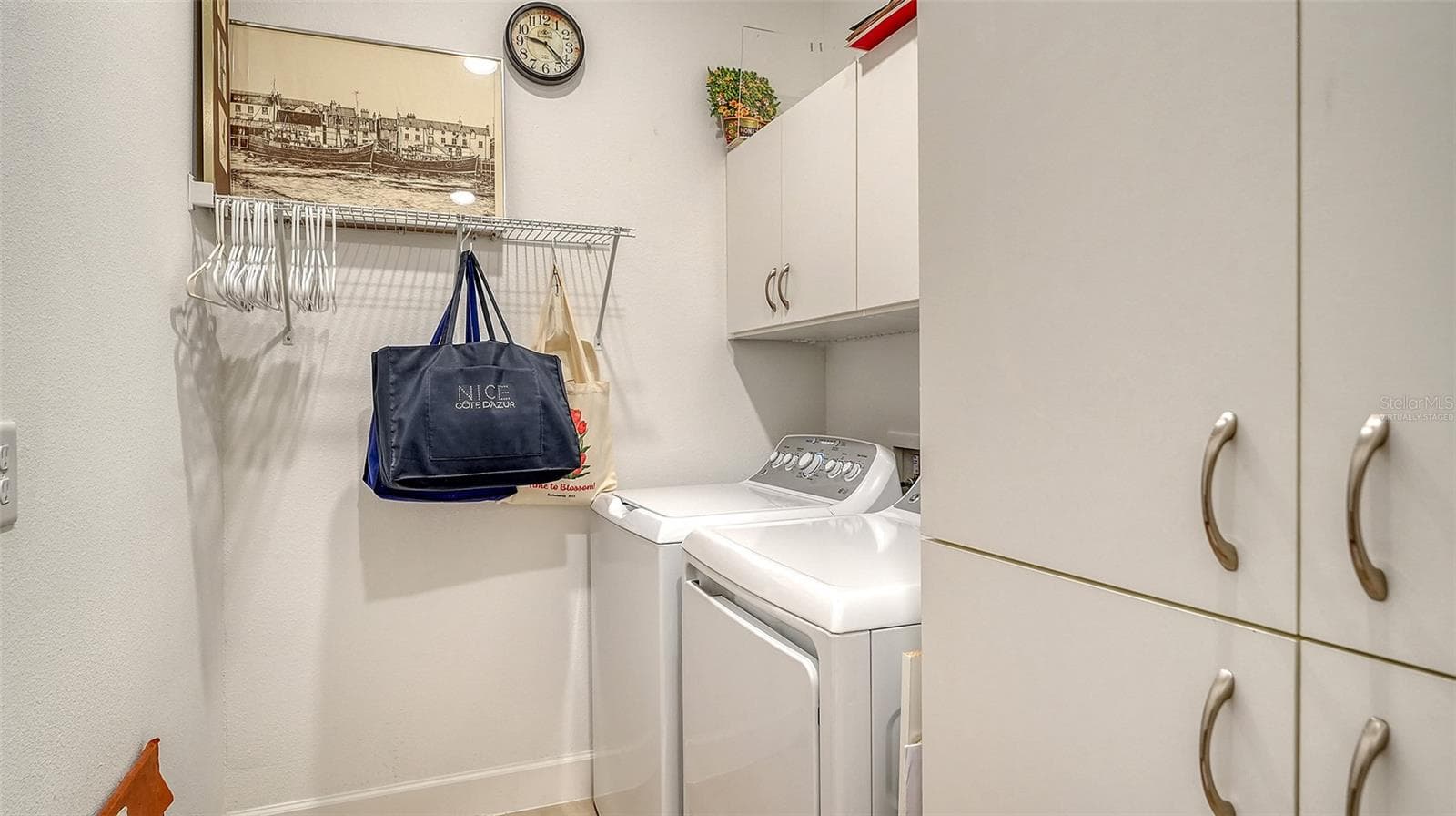 Virtually Staged - 6223 PLATEAU CT, BRADENTON