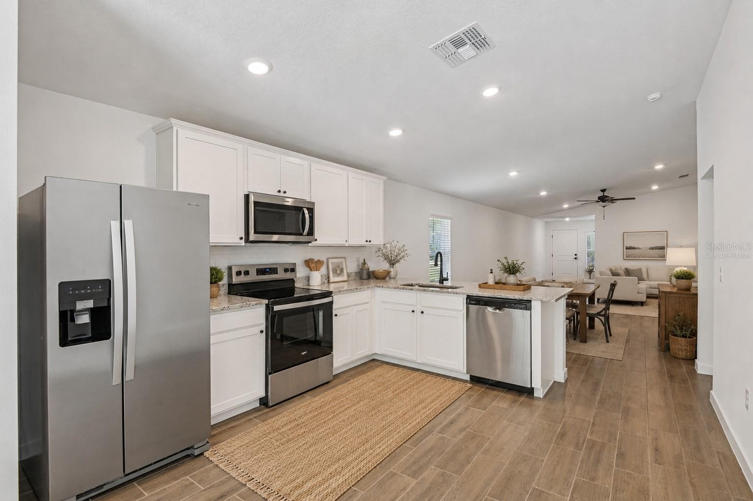 Virtually Staged - 590 BLACKTHORN DR, LAKELAND